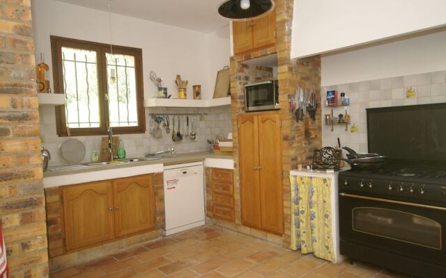 Spacious Villa With Private Pool in the Heart of Provence!