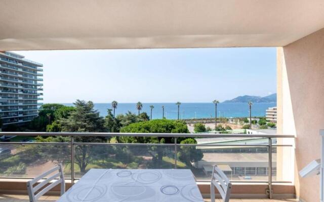 Duplex avec vue sur mer et piscine