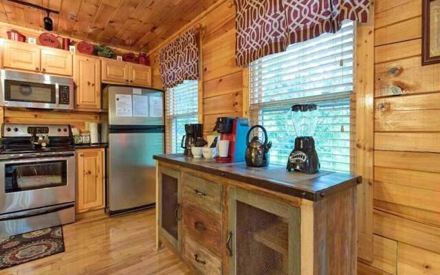 Makin Memories - Two Bedroom Cabin