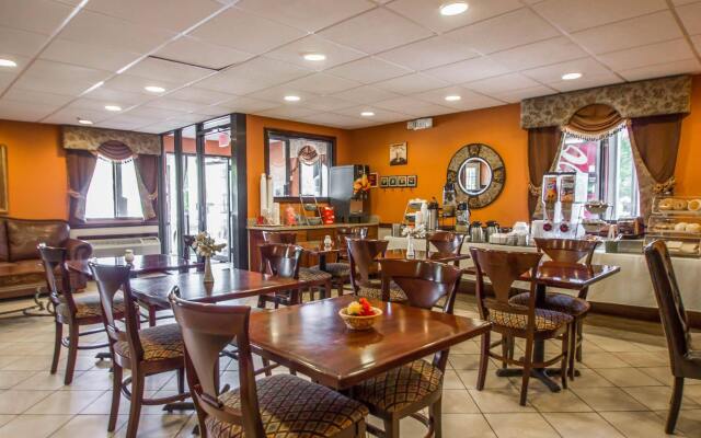 Rodeway Inn & Suites