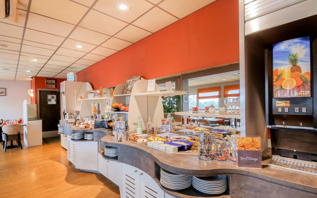 Brit Hotel Les Evens