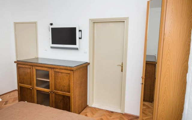 South Wing Apartment