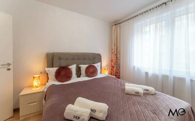 MoHost Sabina - Luxury with Balcony