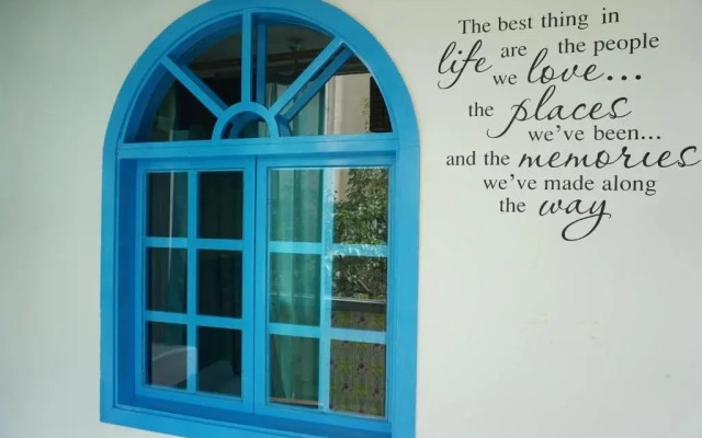 Rose Garden Theme Youth Hostel