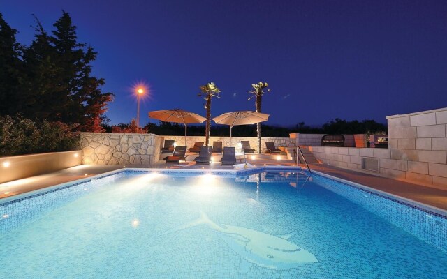 Nice Home in Novalja With Wifi and 2 Bedrooms