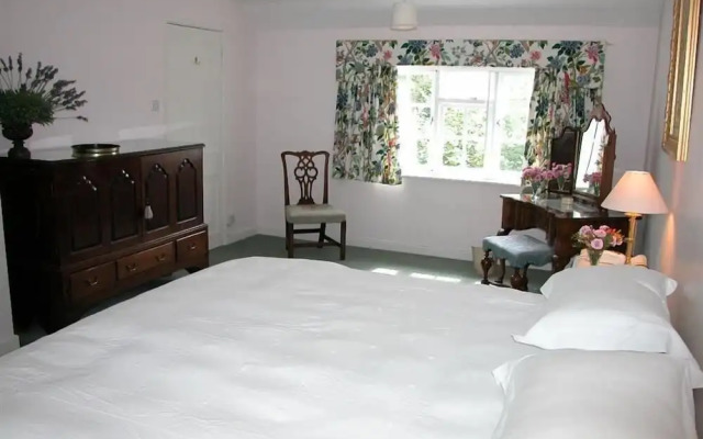 Winterbourne Cottage, Salisbury