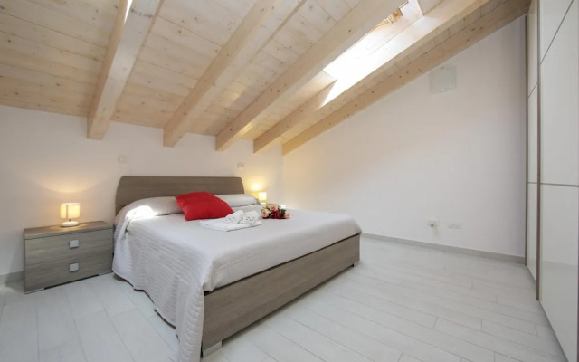Silver Lake Apartment
