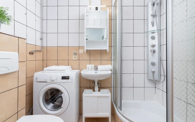 Comfy Studio Wielicka by Renters