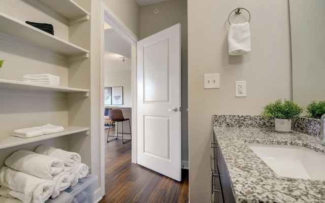 FRONTDESK 531 Virginia Ave Apts Downtown Indianapolis