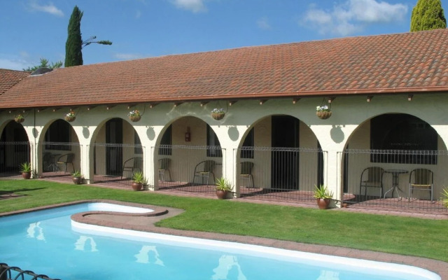 Captains Quarters Motor Inn