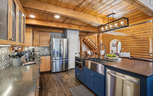 American Way Chalet 5 Bedroom Home