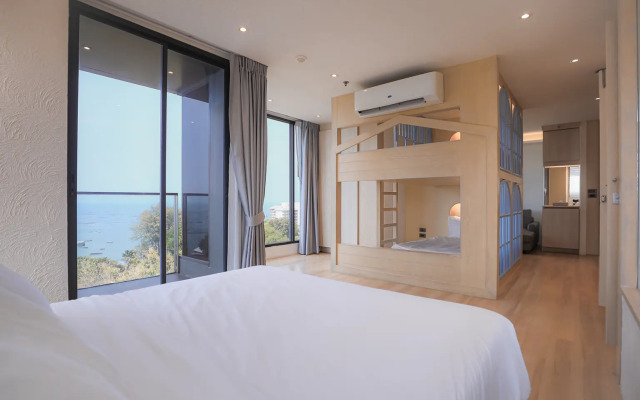Balcony Seaside Sriracha Hotel & Serviced Apartments