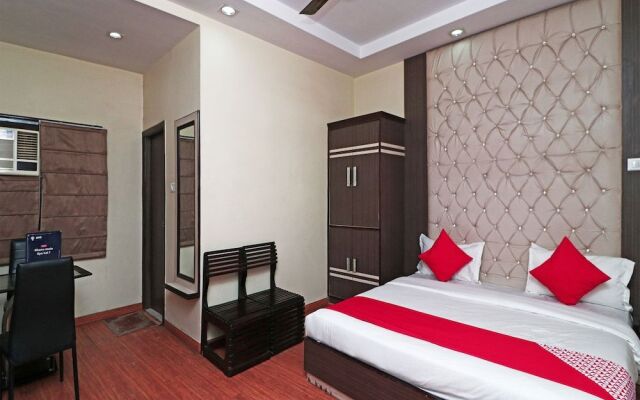 Oyo 16538 Shanti Palace