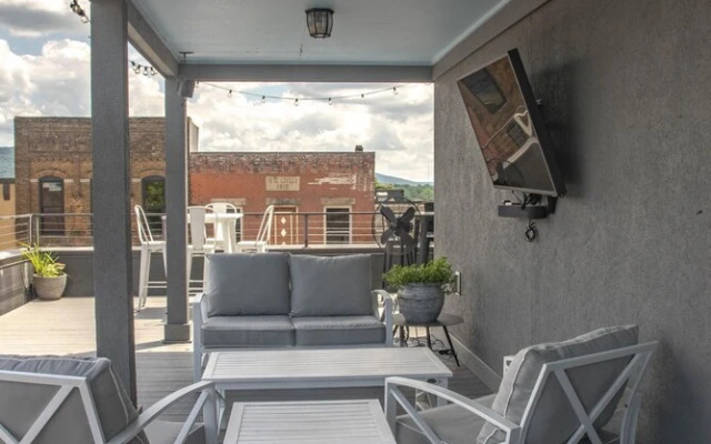 Rooftop on Main Street Downtown Mcminnville