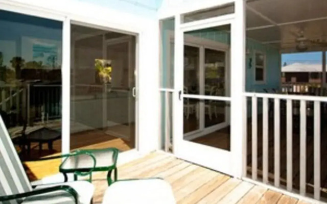 Holly Hideaway