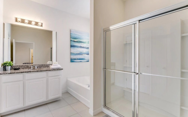 Oakwood Stree Villa Solterra 7041