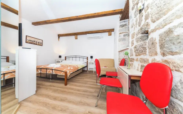 Studio Apartment First Vestibul, Heart Of Split