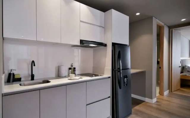 w Lovely 1BR w/ Brilliant Deco in Unicentro