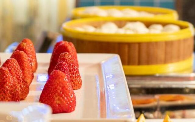 Happy Dragon Saga Hotel Beijing TianAnMen Forbidden City