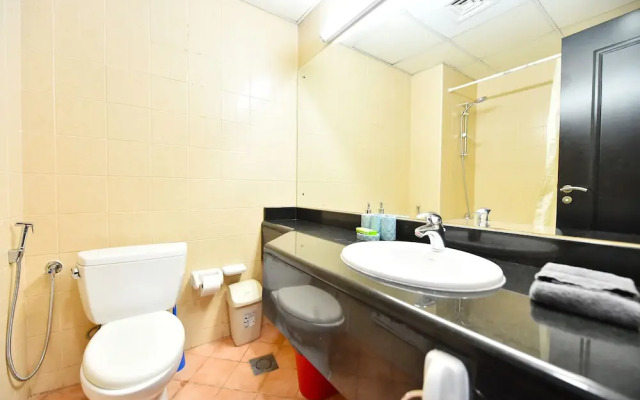 AND - Modern Furnished Studio Apartment