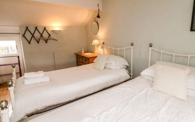 Kempshill Cottage