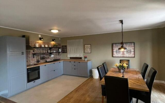 Ani - Family Friendly - A1(7)