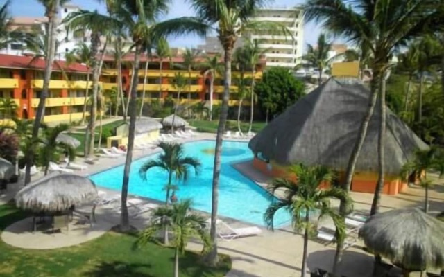 Marina Sol Condo with Jacuzzi, Easy Walk to Beach by RedAwning