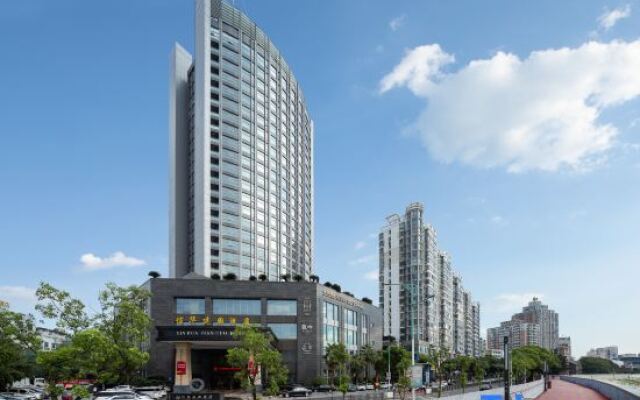 XinHua JianGuo Hotel