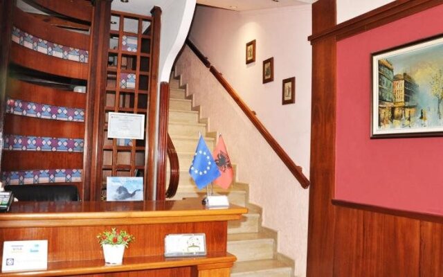 Hotel Lugano Tirana