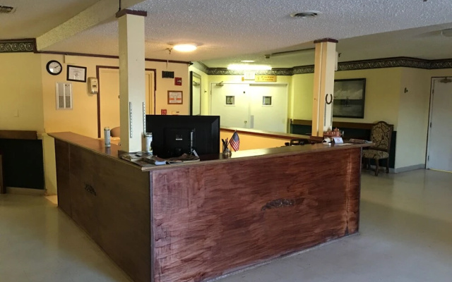 Reddy Inn and Suites