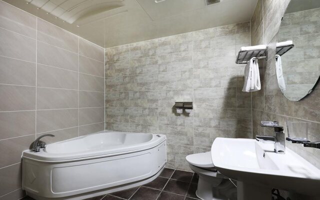Joy Plus Hotel