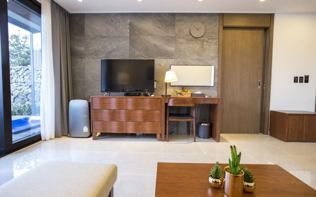 Leeum Island Spa & Pool Villa