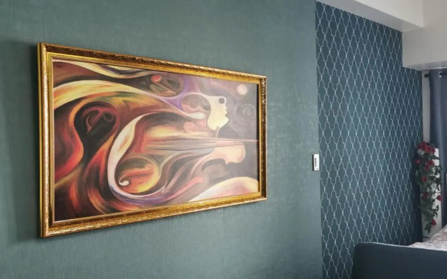 1BR balcony fast Internet Netflix in Makati Manila Air Residences