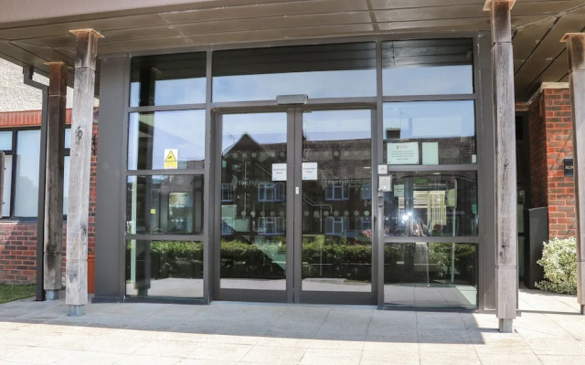 Flat 32 - Marine Court