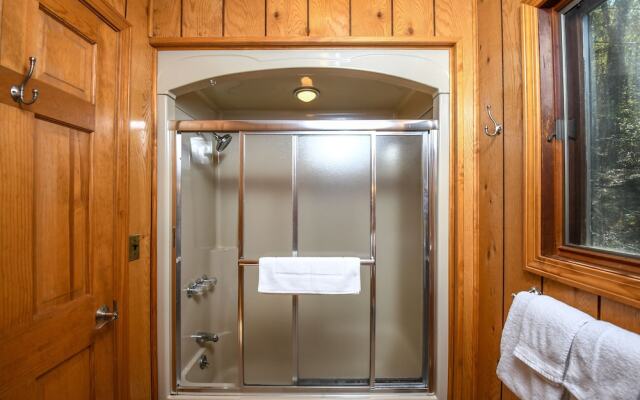 Oakleaf Lodge Holiday Home