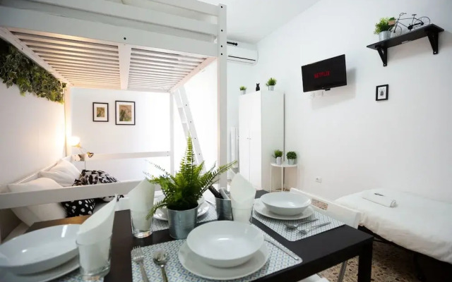 Home Hotel -  Anacreonte 7