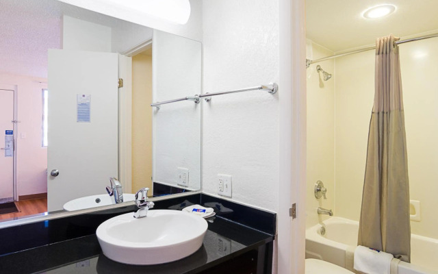 Motel 6 Denver, CO – Downtown