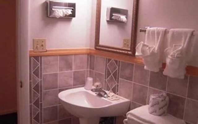 Cocca's Inn & Suites - Route 7