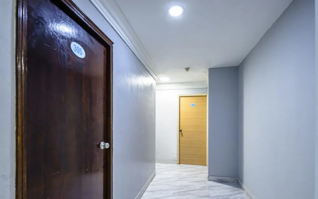 Deluxe Hotel