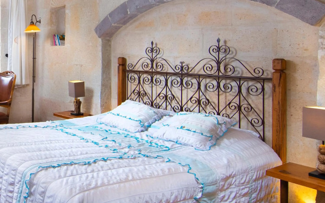 Terra Cave Hotel