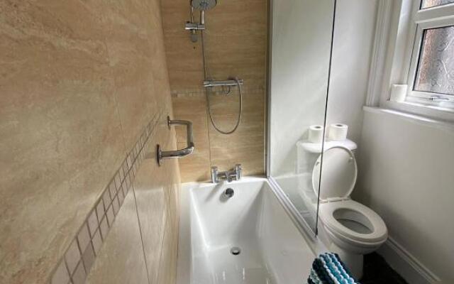 Sandown Seaside Apartment Ground Floor 4