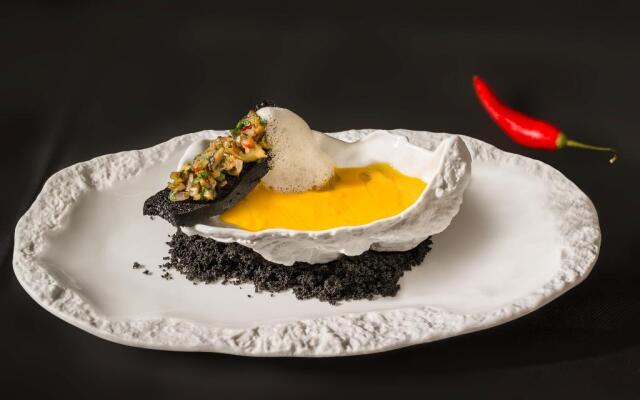 Grace Hotel, Auberge Collection