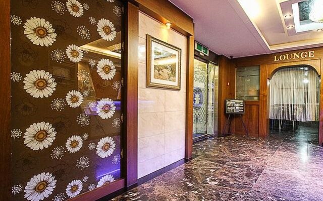 City Hotel