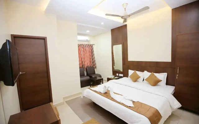 Udayam Towers Hotel Porur