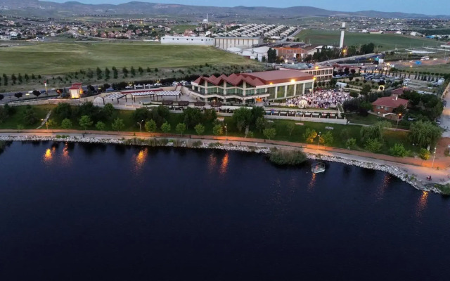 Kronos Hotel