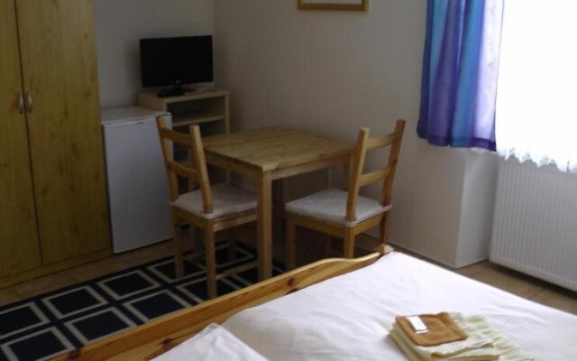 Assos Hotel Restaurant