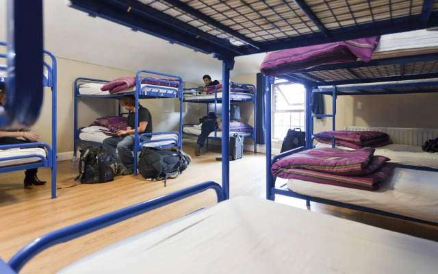 Isaacs Hostel