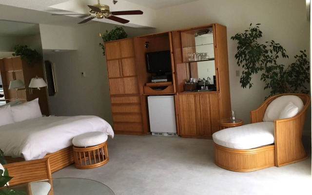 Lighthouse Club Hotel