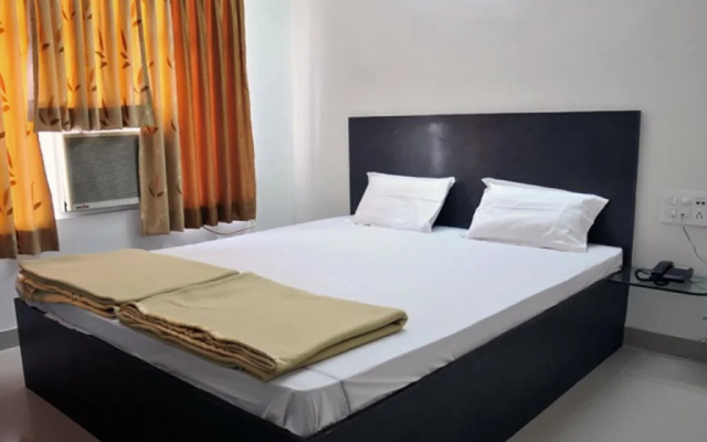 Tourist  Resort — hotel in Jalgaon