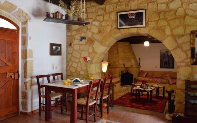 Apanemia Stone House in Crete